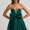 Norina Minikleid mit Schleifendetail im Smaragdgrün Norina Minikleid mit Schleifendetail im Smaragdgrün
