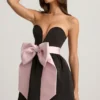 Norina Minikleid mit Schleifendetail und Korsettoptik in Schwarz Norina Minikleid mit Schleifendetail und Korsettoptik in Schwarz