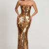 Nottola 3D-verziertes Bandeau-Maxikleid in Gold Nottola 3D-verziertes Bandeau-Maxikleid in Gold