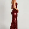Nottola 3D-verziertes Bandeau-Maxikleid in Rot Nottola 3D-verziertes Bandeau-Maxikleid in Rot