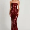 Nottola 3D-verziertes Bandeau-Maxikleid in Rot Nottola 3D-verziertes Bandeau-Maxikleid in Rot