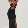 Oceane Maxikleid mit Cut-outs, Neckholder und bodenlangem Schnitt in Schwarz Oceane Maxikleid mit Cut-outs, Neckholder und bodenlangem Schnitt in Schwarz