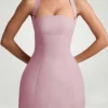 Odessa Nadelstreifen-Halterneck-Minikleid in A-Linie in Mauve Odessa Nadelstreifen-Halterneck-Minikleid in A-Linie in Mauve