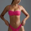 Oh Polly Bademode: HOTFIX Edition Verzierte V-förmige Cheeky-Bikinihose mit hohem Beinausschnitt in Raspberry Sorbet Oh Polly Bademode: HOTFIX Edition Verzierte V-förmige Cheeky-Bikinihose mit hohem Beinausschnitt in Raspberry Sorbet