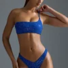 Oh Polly Bademode: HOTFIX Edition Verziertes One-Shoulder-Bandeau-Bikinioberteil in Royal Blue Oh Polly Bademode: HOTFIX Edition Verziertes One-Shoulder-Bandeau-Bikinioberteil in Royal Blue