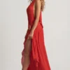Oliana Asymmetrisches Maxikleid mit Neckholder in Chili-Rot Oliana Asymmetrisches Maxikleid mit Neckholder in Chili-Rot