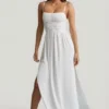 Olyssia Maxikleid mit gerafftem Oberteil in Weiß Olyssia Maxikleid mit gerafftem Oberteil in Weiß