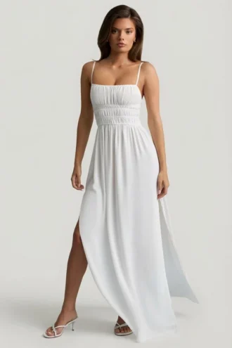 Olyssia Maxikleid mit gerafftem Oberteil in Weiß