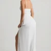 Olyssia Maxikleid mit gerafftem Oberteil in Weiß Olyssia Maxikleid mit gerafftem Oberteil in Weiß