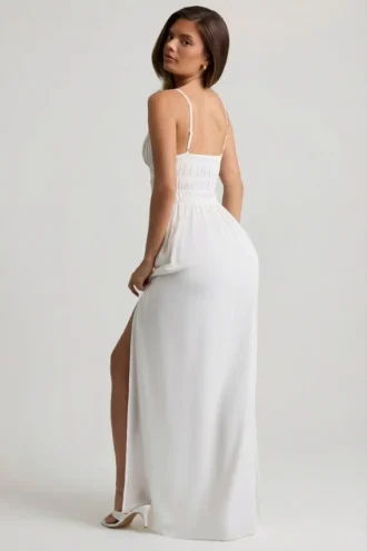 Olyssia Maxikleid mit gerafftem Oberteil in Weiß