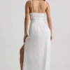 Olyssia Maxikleid mit gerafftem Oberteil in Weiß Olyssia Maxikleid mit gerafftem Oberteil in Weiß