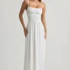 Olyssia Maxikleid mit gerafftem Oberteil in Weiß Olyssia Maxikleid mit gerafftem Oberteil in Weiß