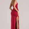 Oona Maxikleid mit tiefem Ausschnitt und Neckholder in Kirschrot Oona Maxikleid mit tiefem Ausschnitt und Neckholder in Kirschrot