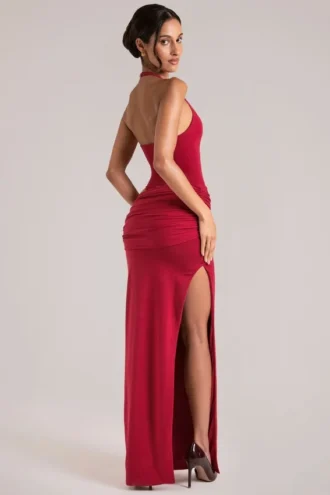 Oona Maxikleid mit tiefem Ausschnitt und Neckholder in Kirschrot