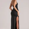 Oona Maxikleid mit tiefem Ausschnitt und Neckholder in Schwarz Oona Maxikleid mit tiefem Ausschnitt und Neckholder in Schwarz
