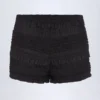 Orla Shorts mit Rüschen und mittlerer Leibhöhe in Schwarz Orla Shorts mit Rüschen und mittlerer Leibhöhe in Schwarz