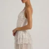 Orren Minikleid mit Rüschen und Verzierungen in Weiß Orren Minikleid mit Rüschen und Verzierungen in Weiß