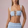 Ottilie Crop-Top mit Rüschen und Bindeband vorne in Powder Blue