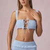 Ottilie Crop-Top mit Rüschen und Bindeband vorne in Powder Blue