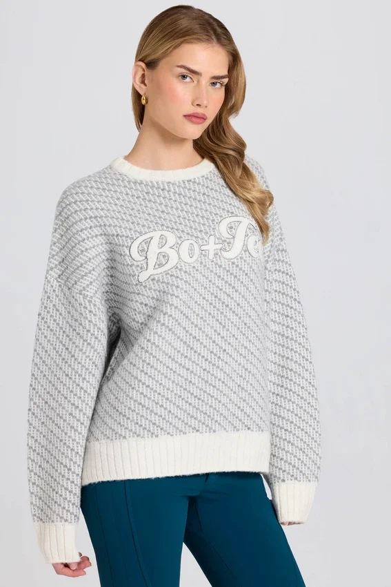 Oversize-Pullover mit gestricktem Logo in Ice Oversize-Pullover mit gestricktem Logo in Ice