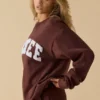 Oversized-Sweatshirt mit Rundhalsausschnitt in Mahagoni Oversized-Sweatshirt mit Rundhalsausschnitt in Mahagoni