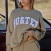 Oversized-Sweatshirt mit Rundhalsausschnitt in Soft Olive Oversized-Sweatshirt mit Rundhalsausschnitt in Soft Olive