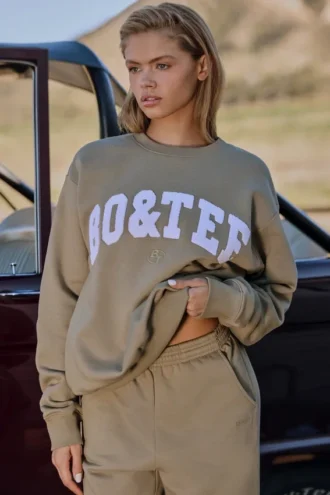 Oversized-Sweatshirt mit Rundhalsausschnitt in Soft Olive Oversized-Sweatshirt mit Rundhalsausschnitt in Soft Olive
