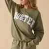 Oversized-Sweatshirt mit Rundhalsausschnitt in Soft Olive Oversized-Sweatshirt mit Rundhalsausschnitt in Soft Olive