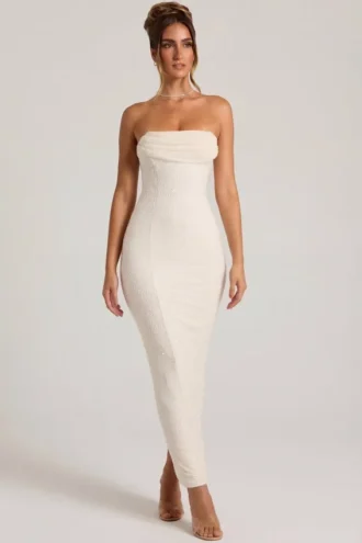 Palermo Maxikleid mit Bandeau-Ausschnitt, Kapuzenkragen und Verzierungen in Weiß