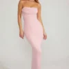 Palermo Maxikleid mit verziertem Bandeau-Ausschnitt und Wasserfallkragen in Blush Palermo Maxikleid mit verziertem Bandeau-Ausschnitt und Wasserfallkragen in Blush
