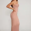 Palermo verziertes Bandeau-Maxikleid mit Wasserfallausschnitt in Beige Palermo verziertes Bandeau-Maxikleid mit Wasserfallausschnitt in Beige