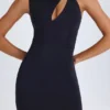 Parina Minikleid mit gedrehtem Ausschnitt in Schwarz Parina Minikleid mit gedrehtem Ausschnitt in Schwarz
