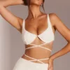 Parma Verziertes Crop-Top mit Bügeln und Trägern in Weiß Parma Verziertes Crop-Top mit Bügeln und Trägern in Weiß