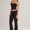 Patsy Modal-Hose mit mittlerer Leibhöhe und ausgestelltem Bein in Schwarz Patsy Modal-Hose mit mittlerer Leibhöhe und ausgestelltem Bein in Schwarz