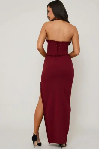 Penelope Maxikleid mit Neckholder und Schnürung aus Spitze in Beerenrot