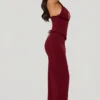 Penelope Maxikleid mit Neckholder und Schnürung aus Spitze in Beerenrot Penelope Maxikleid mit Neckholder und Schnürung aus Spitze in Beerenrot