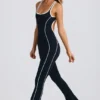 Petite Soft Active Jumpsuit mit offenem Rücken in Schwarz Petite Soft Active Jumpsuit mit offenem Rücken in Schwarz
