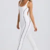 Petite Soft Active Jumpsuit mit offenem Rücken in Weiß Petite Soft Active Jumpsuit mit offenem Rücken in Weiß