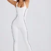 Petite Soft Active Jumpsuit mit offenem Rücken in Weiß Petite Soft Active Jumpsuit mit offenem Rücken in Weiß