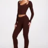 Philippa Modal-Hose mit mittlerer Leibhöhe und ausgestelltem Bein in Schokoladenbraun Philippa Modal-Hose mit mittlerer Leibhöhe und ausgestelltem Bein in Schokoladenbraun