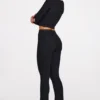 Philippa Modal-Hose mit mittlerer Leibhöhe und ausgestelltem Bein in Schwarz Philippa Modal-Hose mit mittlerer Leibhöhe und ausgestelltem Bein in Schwarz