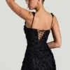 Posy Minikleid mit Blumenapplikationen und quadratischem Ausschnitt in Schwarz Posy Minikleid mit Blumenapplikationen und quadratischem Ausschnitt in Schwarz