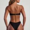 Praslin Bandeau-Bikinioberteil mit Perlenverzierung in Schwarz Praslin Bandeau-Bikinioberteil mit Perlenverzierung in Schwarz