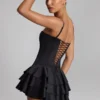 Priaska Rüschen-Schnür-Korsett-Playsuit in Schwarz Priaska Rüschen-Schnür-Korsett-Playsuit in Schwarz