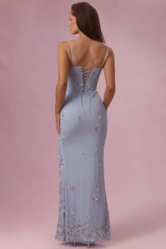 Primara Maxikleid mit Korsett und Verzierungen in Puderblau
