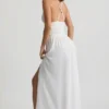 Pryana Plunge-Maxikleid mit gekreuztem Rücken in Weiß Pryana Plunge-Maxikleid mit gekreuztem Rücken in Weiß