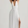 Pryana Plunge-Maxikleid mit gekreuztem Rücken in Weiß Pryana Plunge-Maxikleid mit gekreuztem Rücken in Weiß