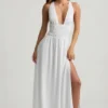 Pryana Plunge-Maxikleid mit gekreuztem Rücken in Weiß Pryana Plunge-Maxikleid mit gekreuztem Rücken in Weiß