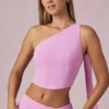 Rae One-Shoulder-Oberteil mit Schaldetail in Pink Orchid