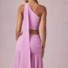 Rae One-Shoulder-Oberteil mit Schaldetail in Pink Orchid
